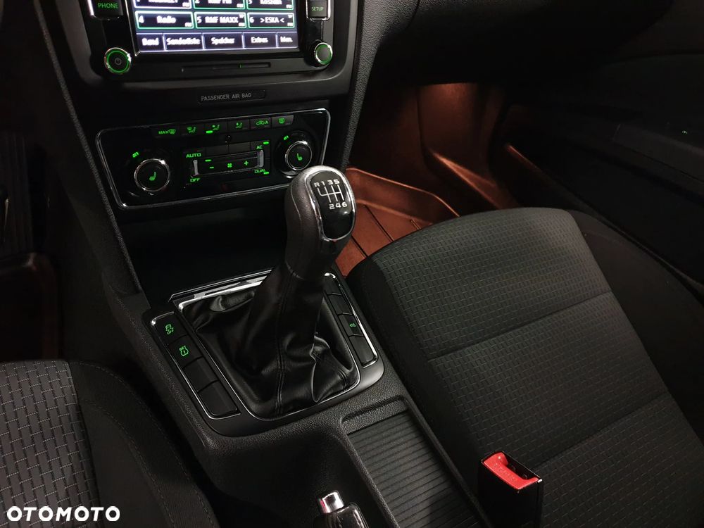 Skoda Superb 2.0 TDI Platinum - 23