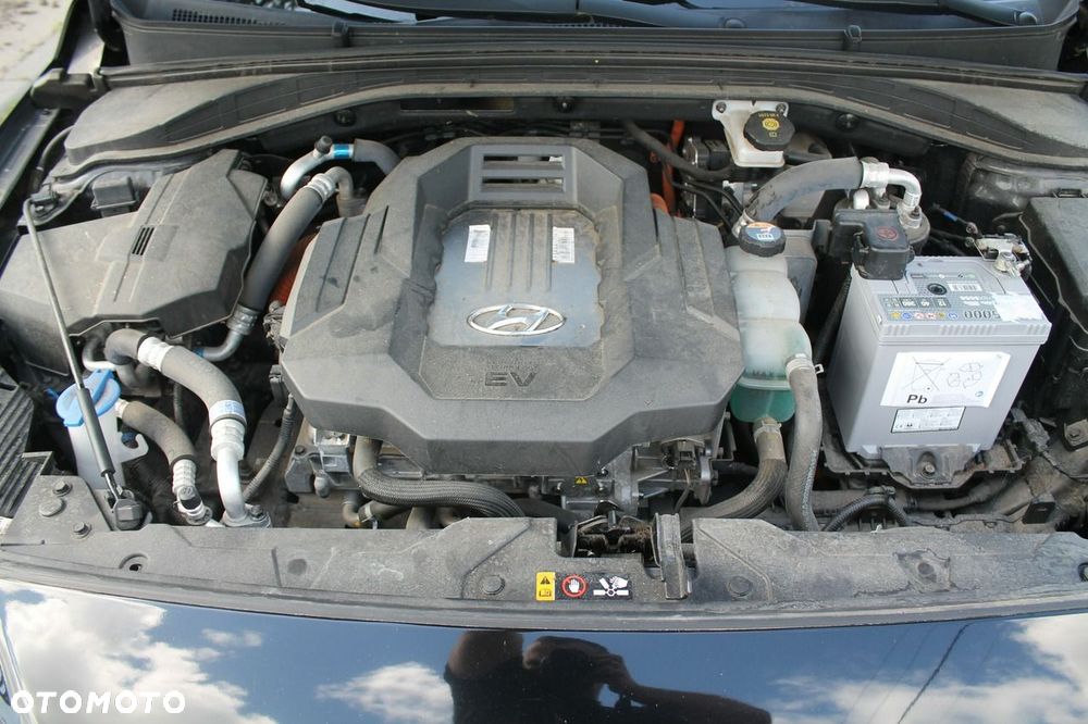 Hyundai IONIQ - 15
