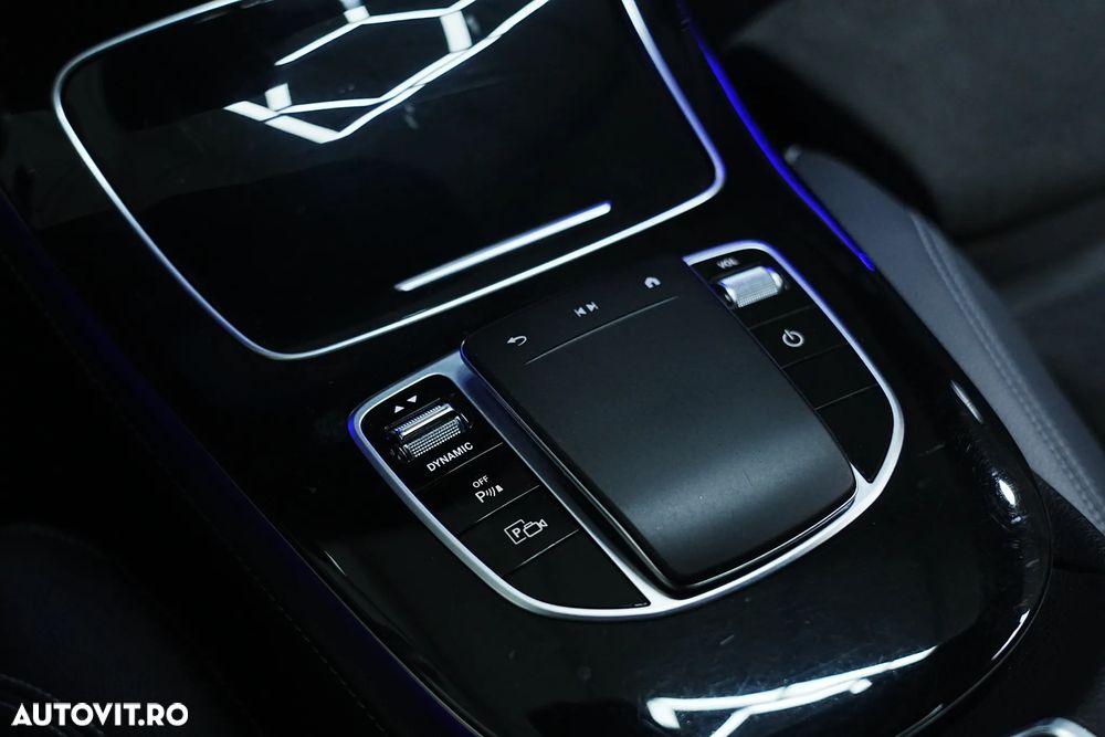 Mercedes-Benz E 300 de 9G-TRONIC AMG Line - 33