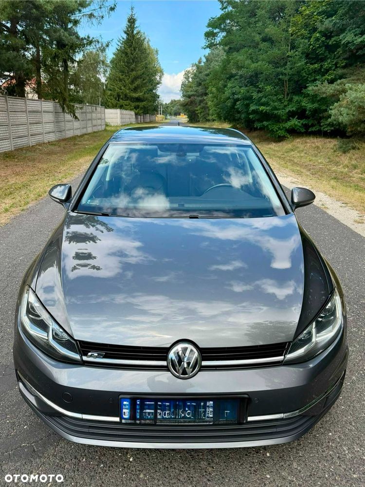 Volkswagen Golf - 1
