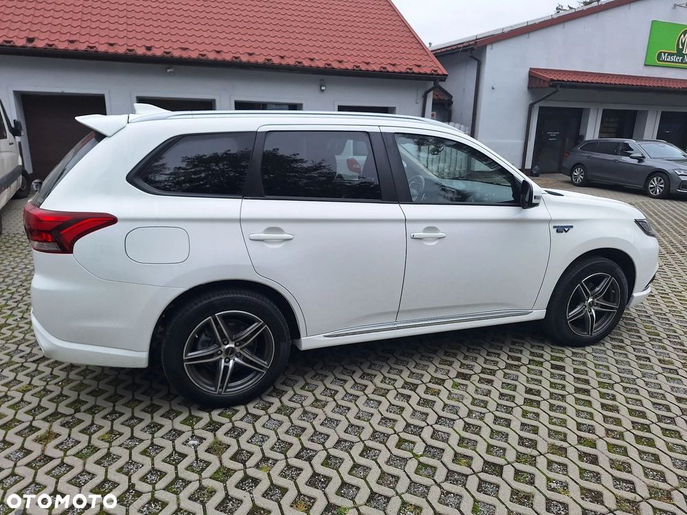 Mitsubishi Outlander Instyle - 25