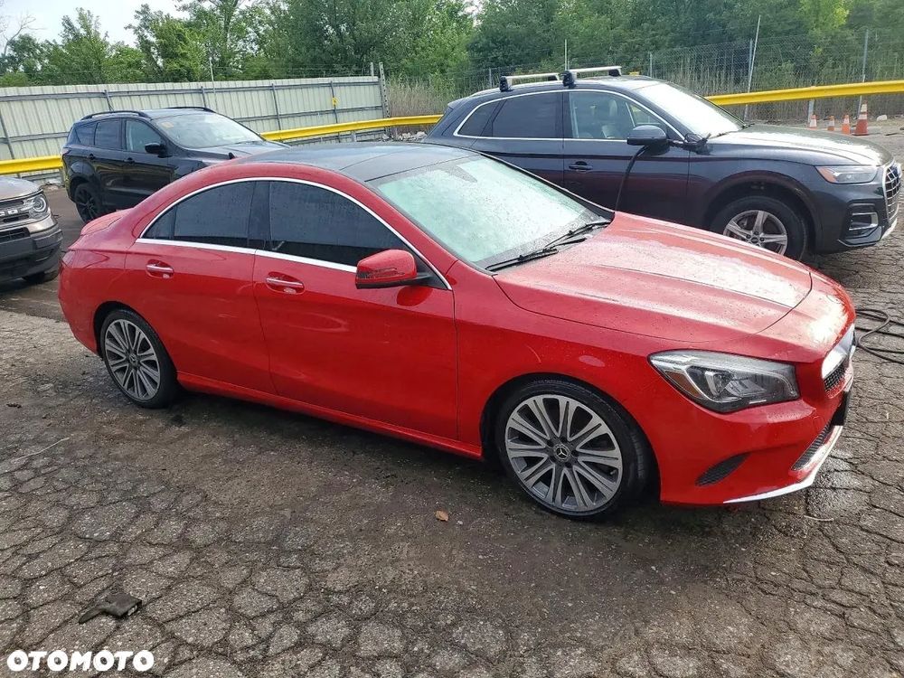 Mercedes-Benz CLA 250 4Matic 7G-DCT AMG Line - 2