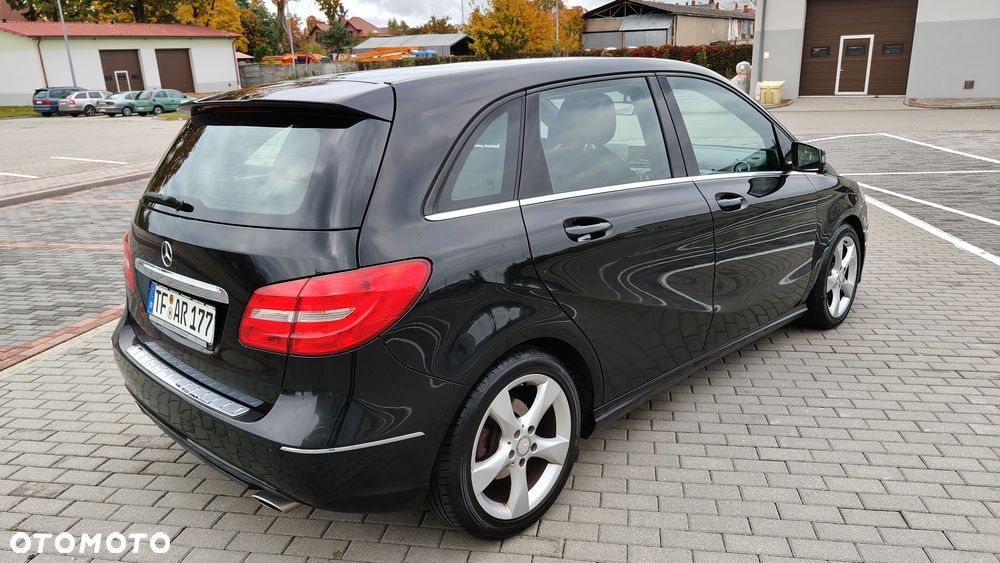 Mercedes-Benz Klasa B 200 Edition - 20