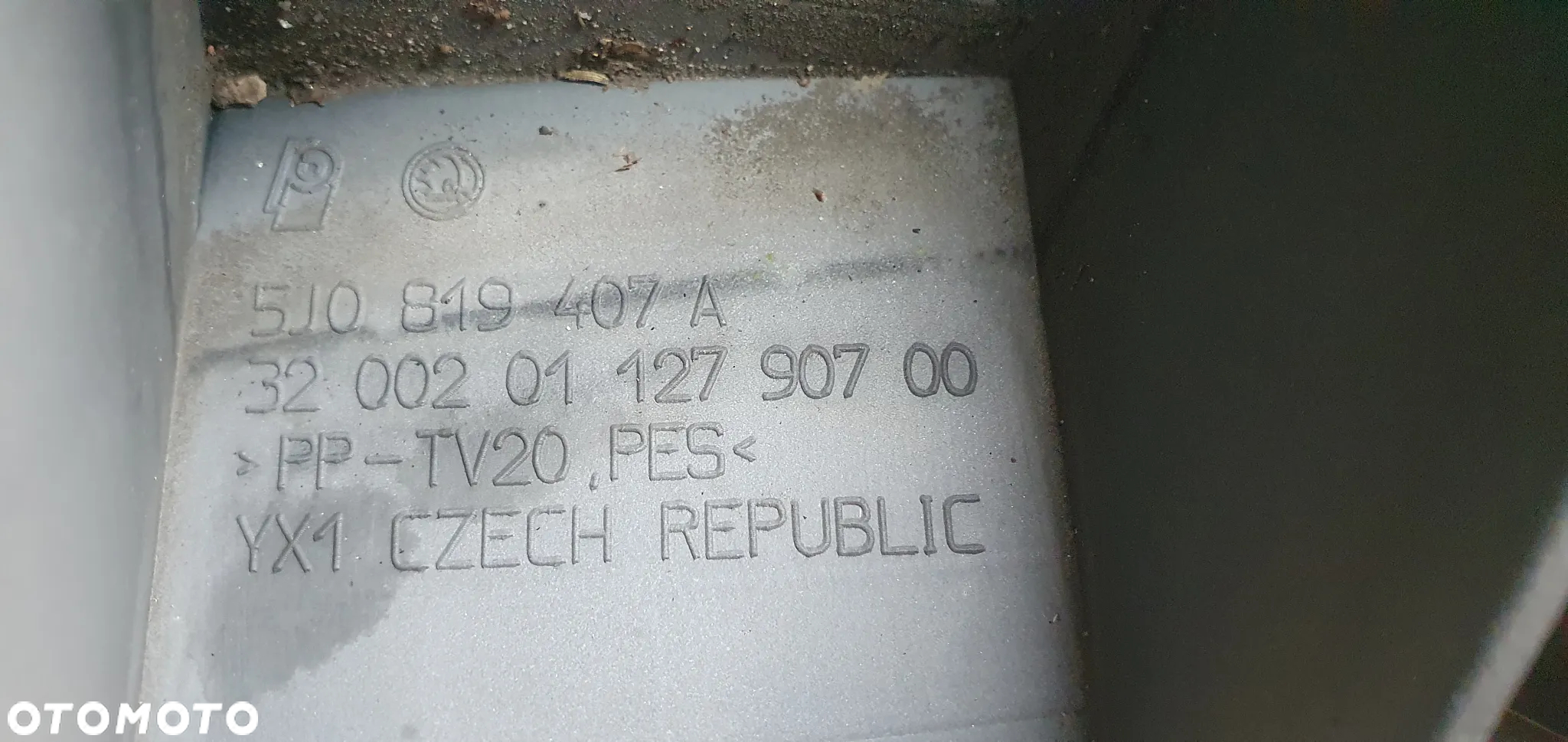 Ślizg mocowanie zderzaka przód przedni Skoda Roomster 5J0819407A - 5