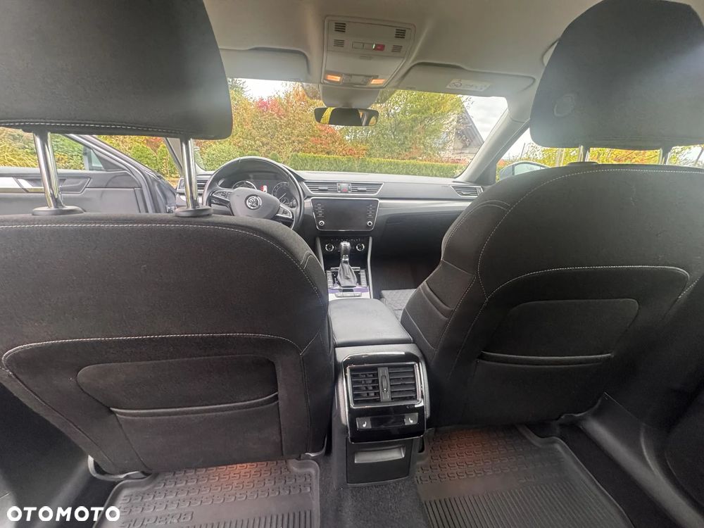 Skoda Superb 2.0 TDI Style DSG - 10