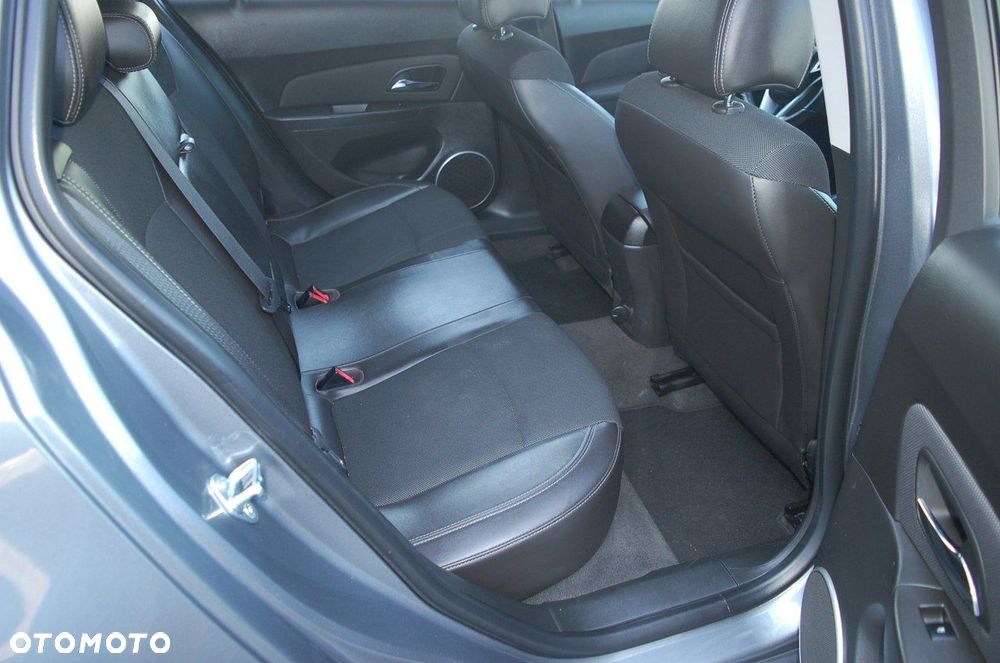 Chevrolet Cruze - 26