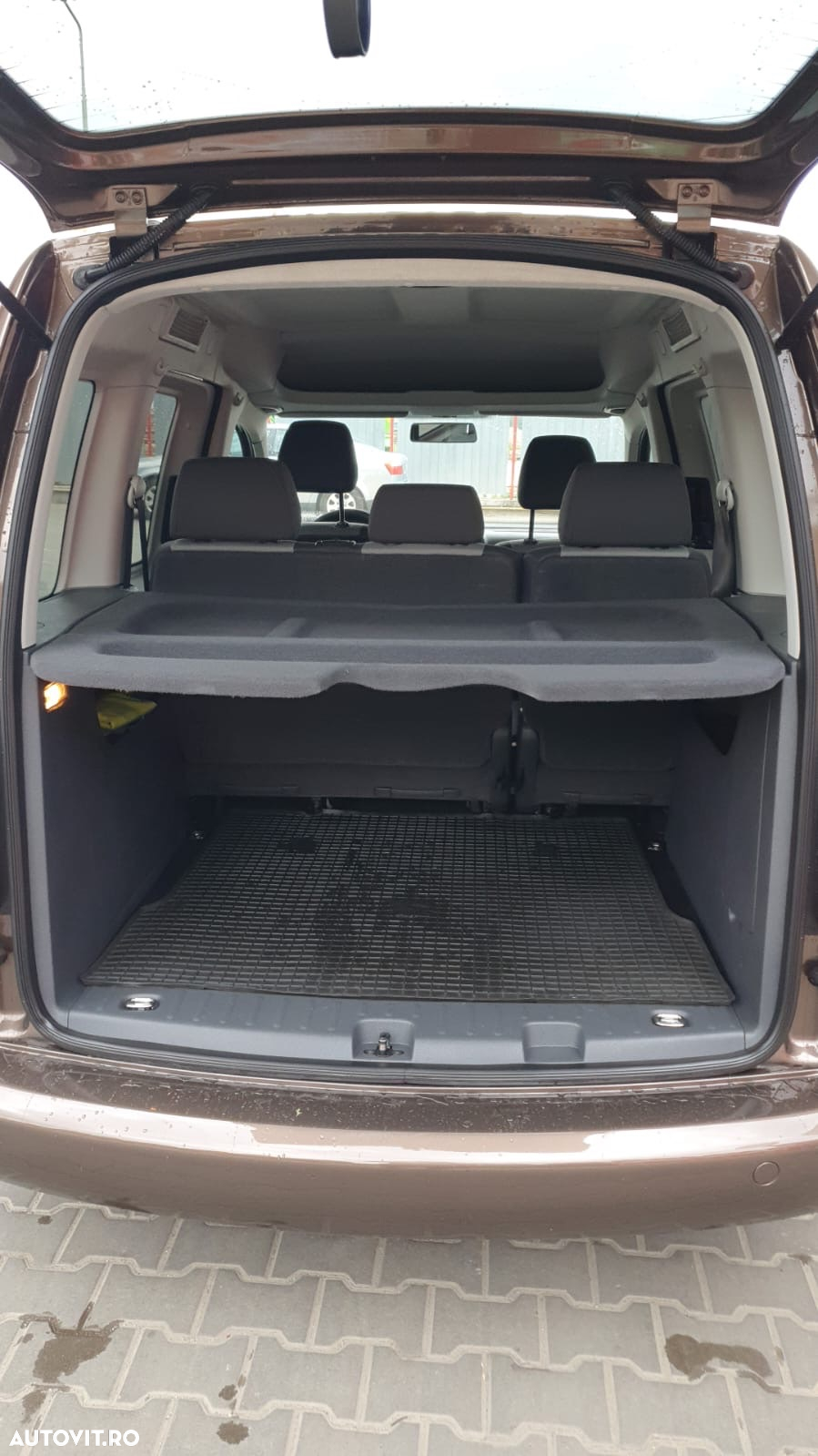 Volkswagen Caddy 1.6 TDI - 9
