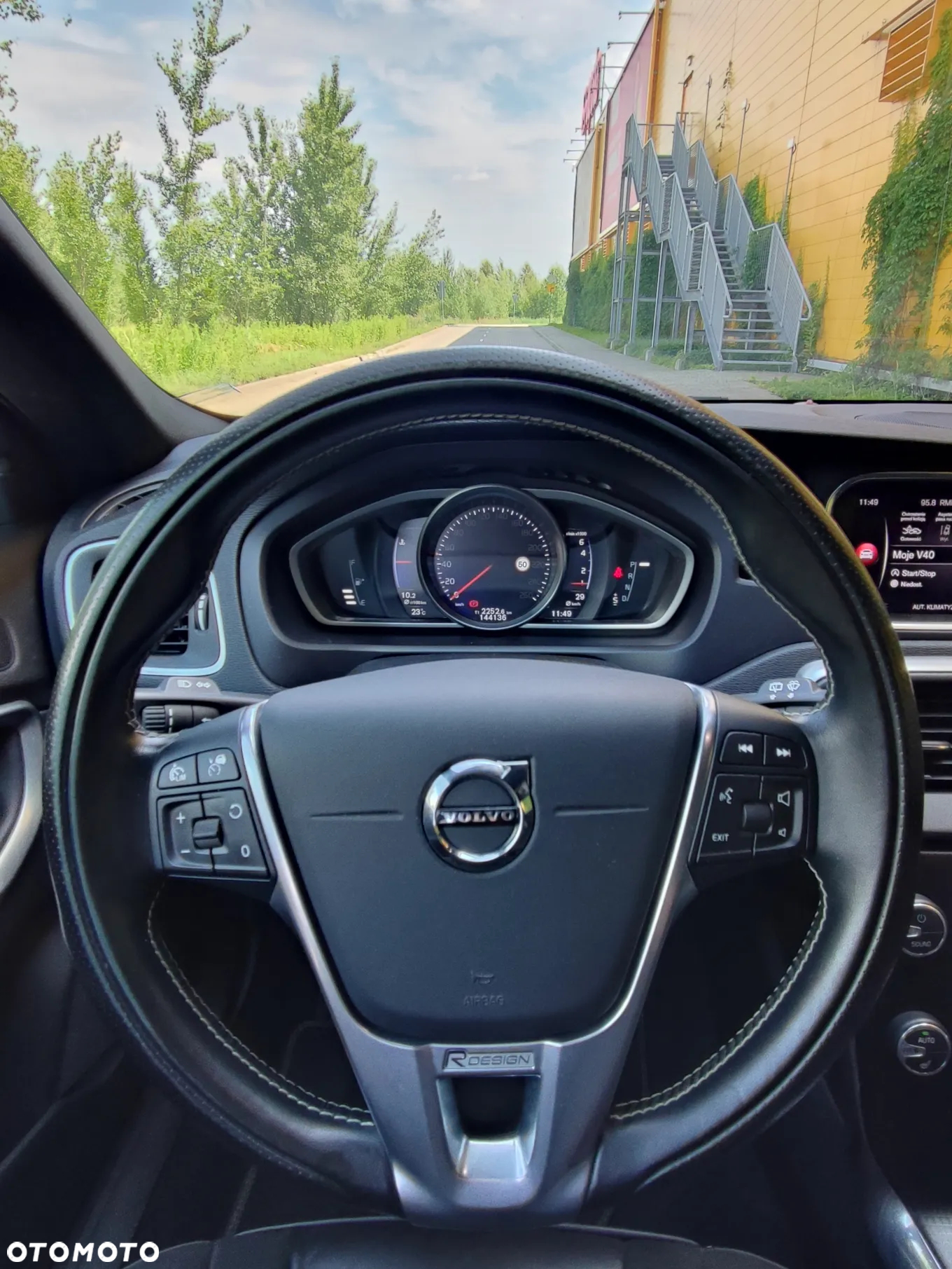 Volvo V40 T3 Geartronic RDesign - 14