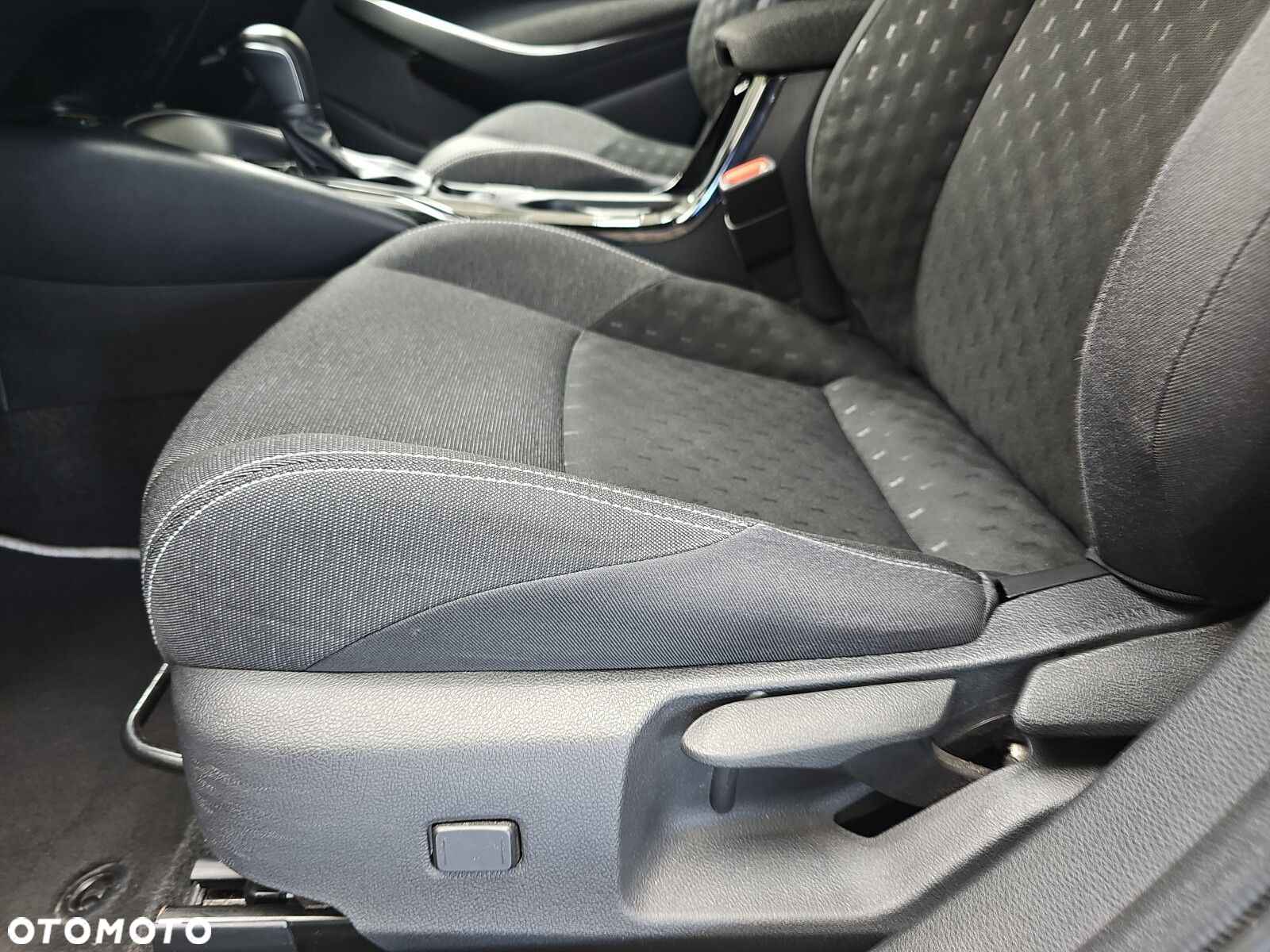 Toyota Corolla 2.0 Hybrid Comfort - 19