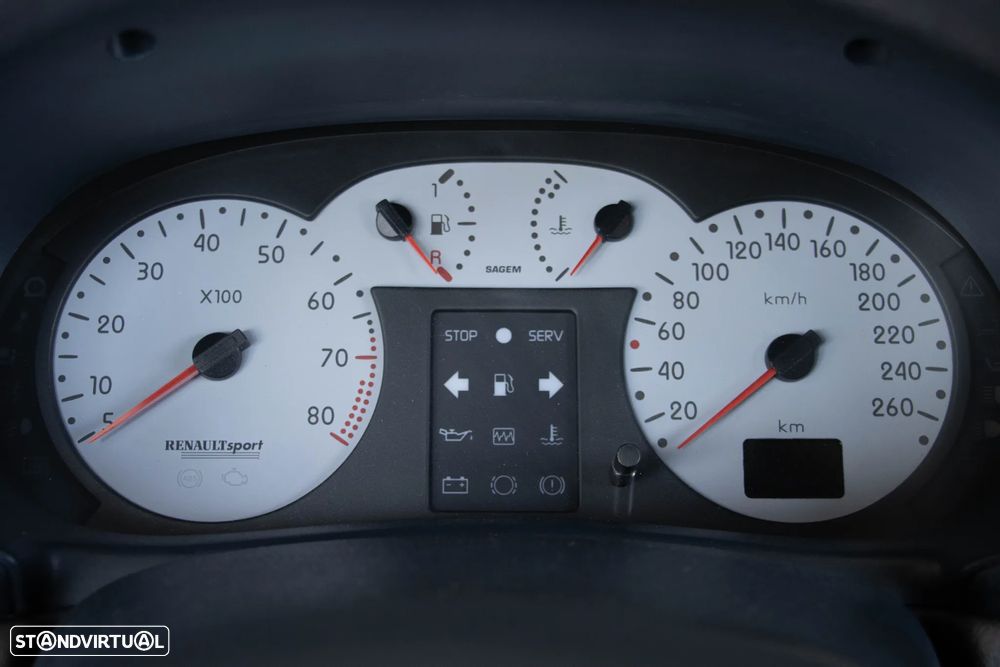 Renault Clio 3.0 V6 Sport - 35