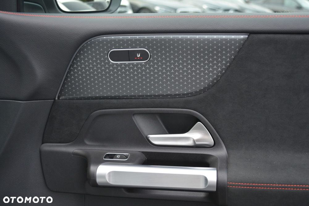 Mercedes-Benz GLB 200 d AMG Line 8G-DCT - 26