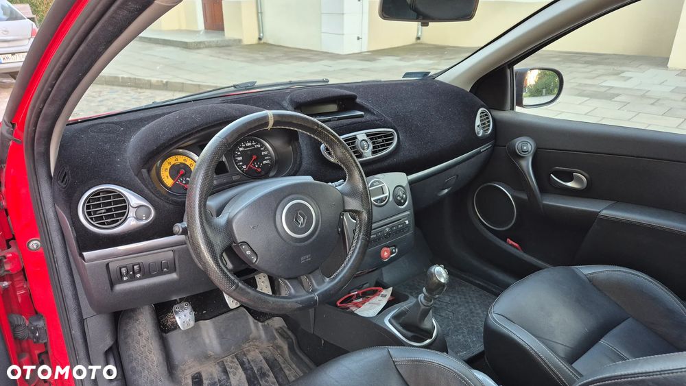 Renault Clio 2.0 16V Sport - 11