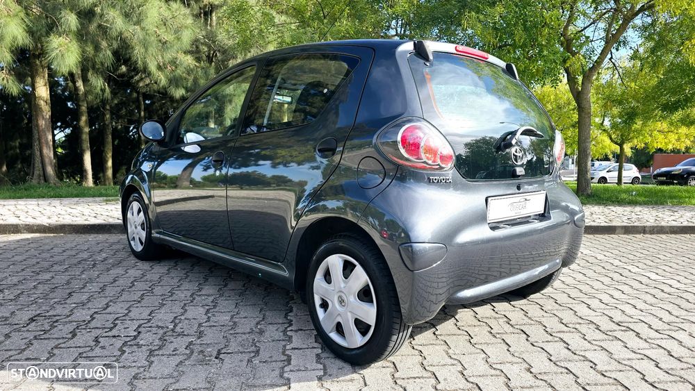 Toyota Aygo 1.0 + AC - 11