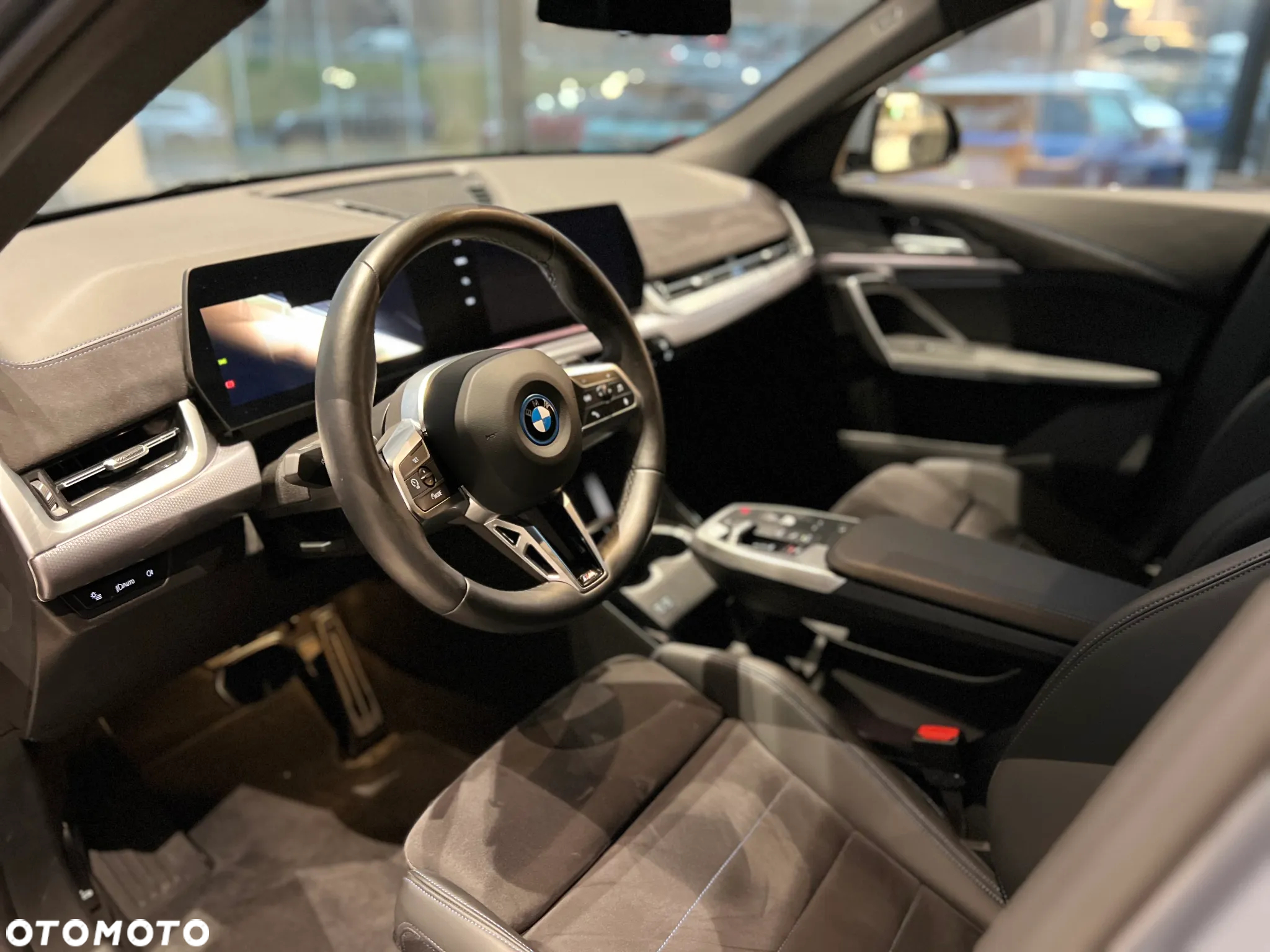 BMW iX2 - 11