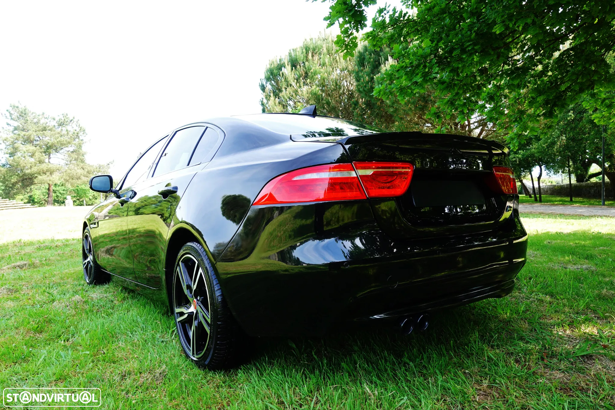 Jaguar XE 2.0 D R-Sport Aut. - 34