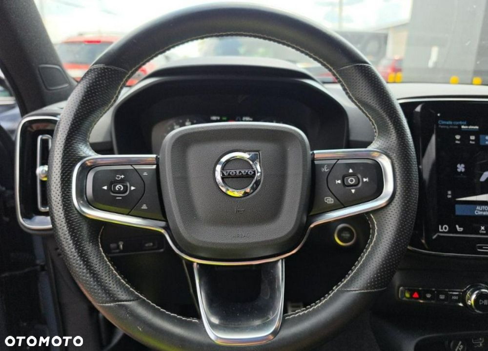 Volvo XC 40 T5 AWD R-Design - 8