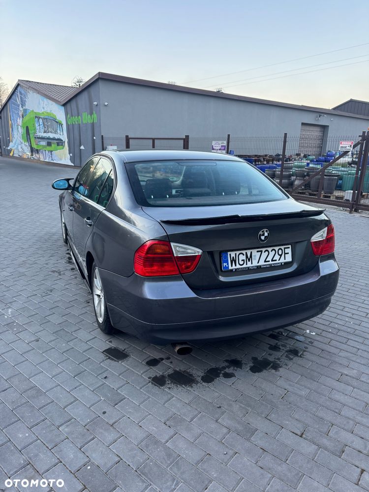 BMW Seria 3 318i - 4
