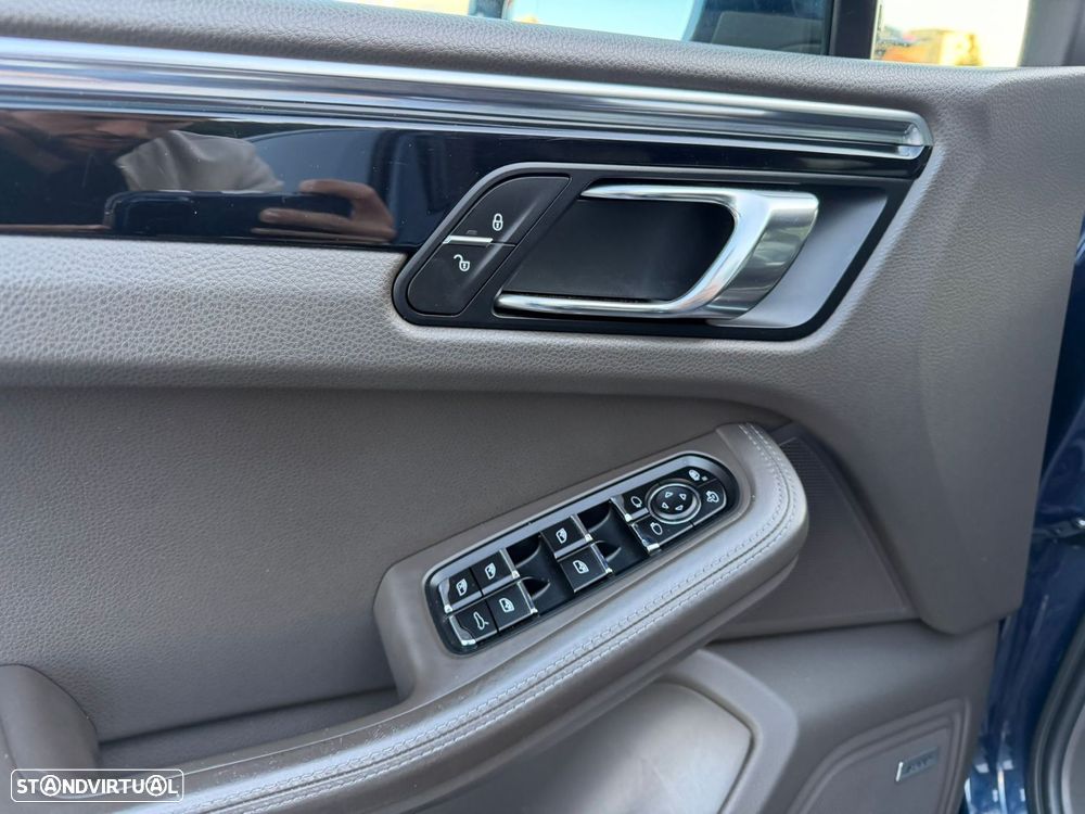 Porsche Macan S - 26
