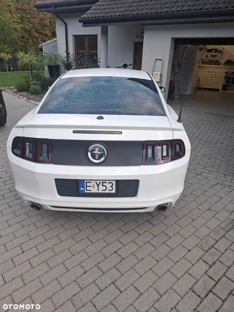 Ford Mustang - 4