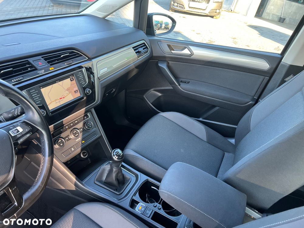 Volkswagen Touran 1.6 TDI BMT Comfortline - 11