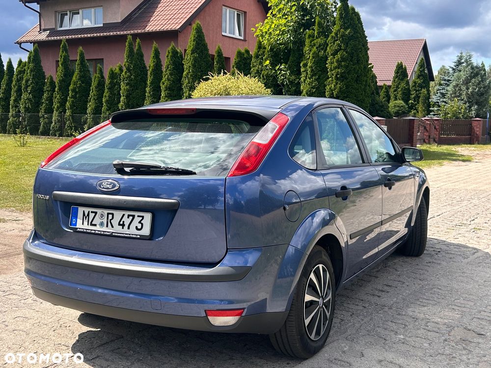 Ford Focus 1.6 16V Style - 6