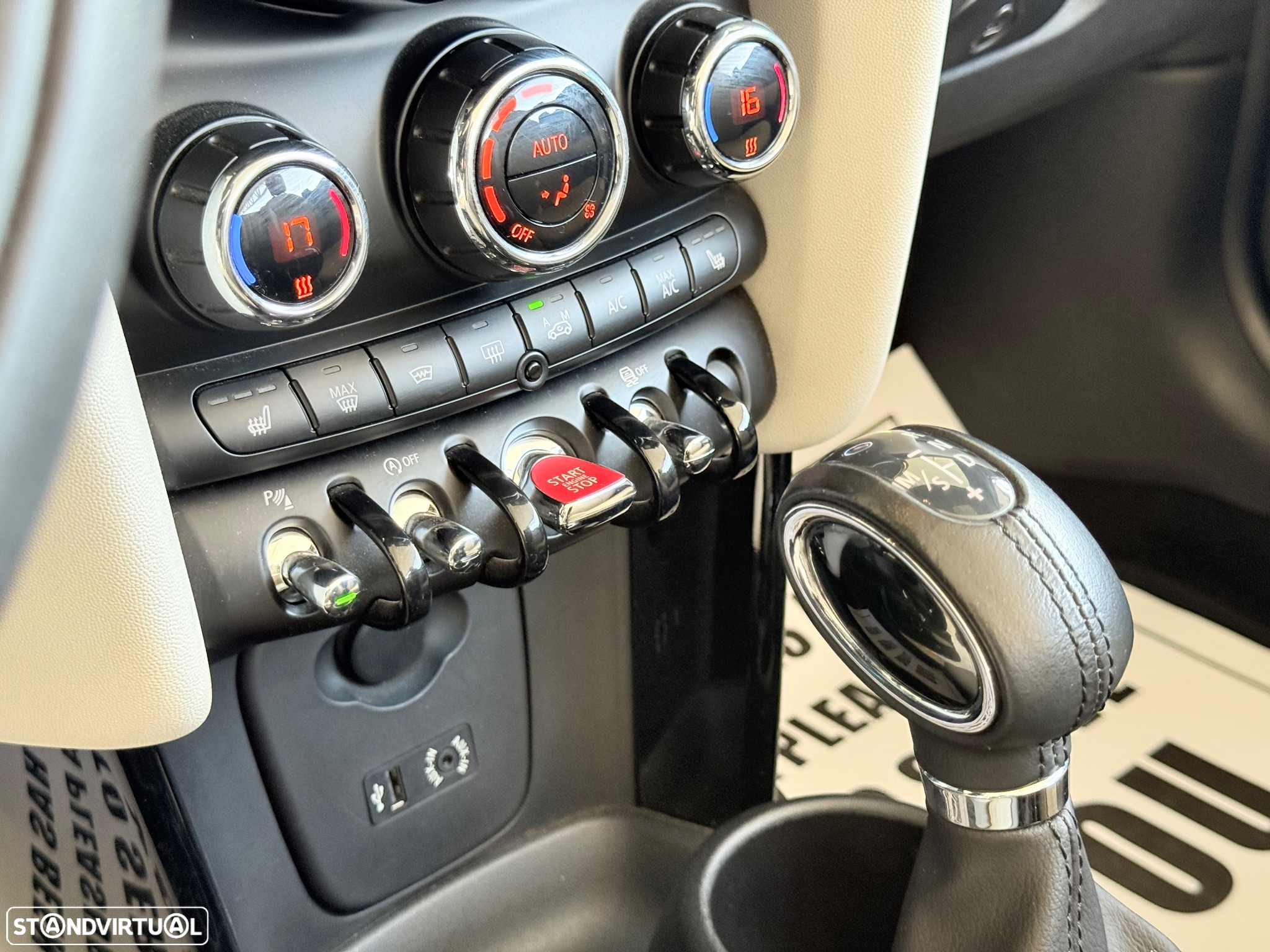 MINI Cabrio Cooper Auto. Essential - 41