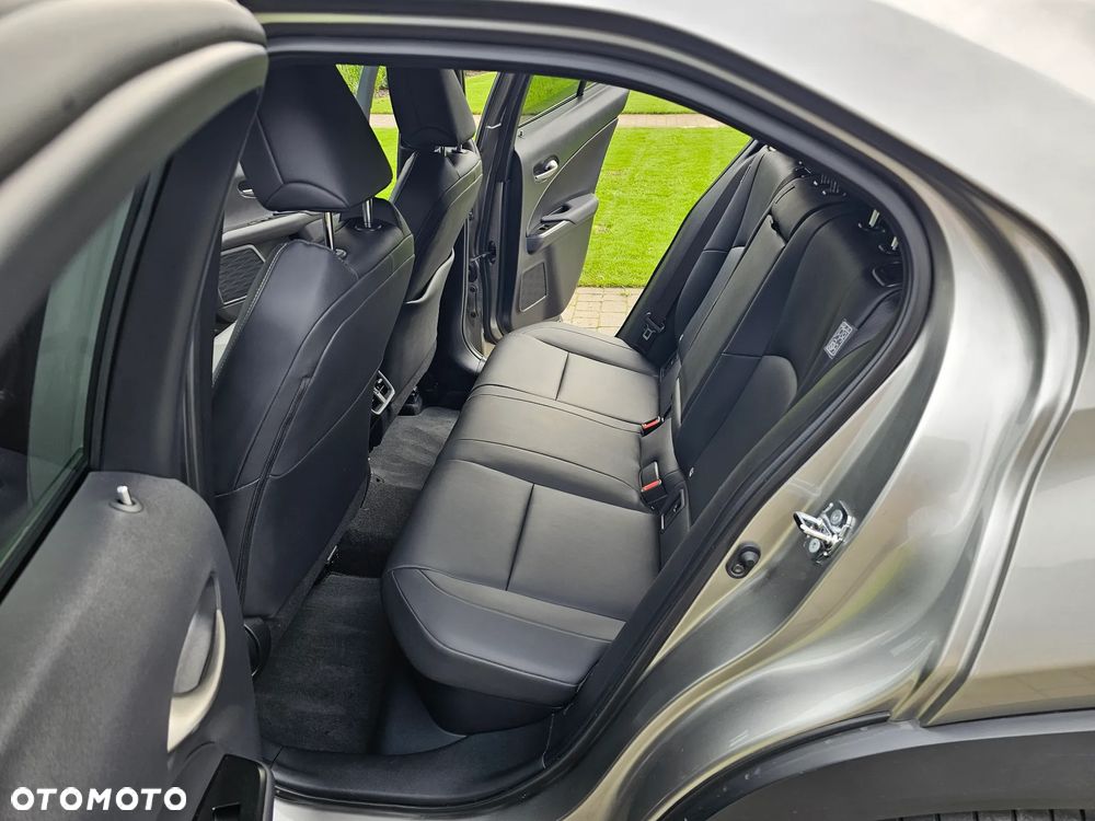 Lexus UX - 11