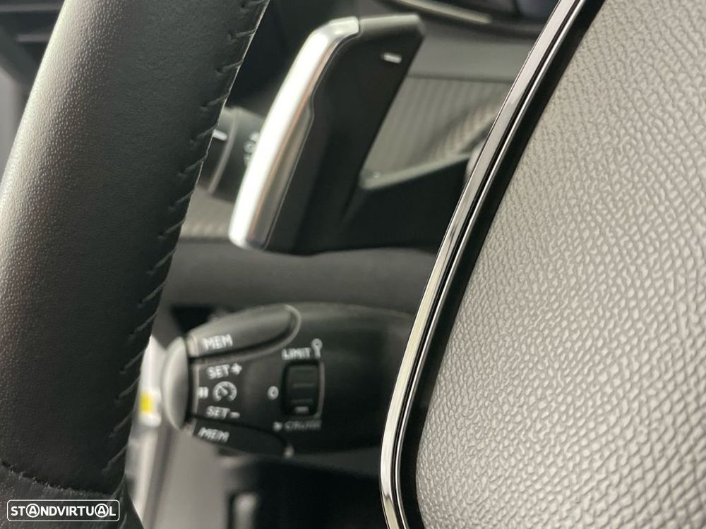 Peugeot 2008 1.2 Hybrid Allure e-DCS6 - 18