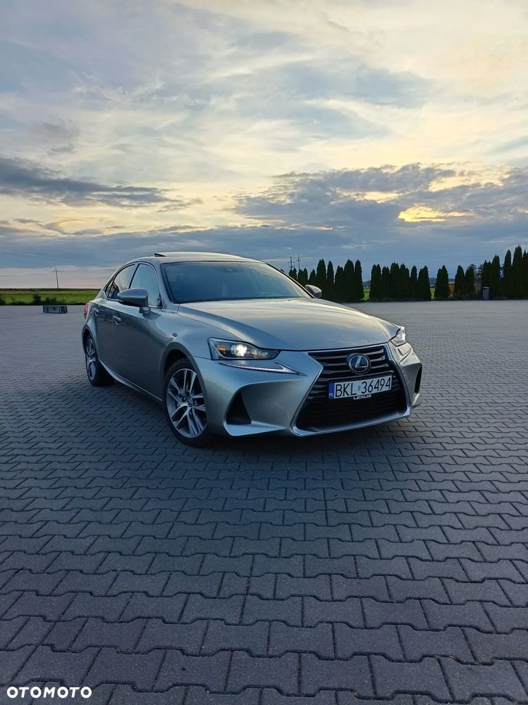 Lexus IS 200t / 300 Prestige - 1