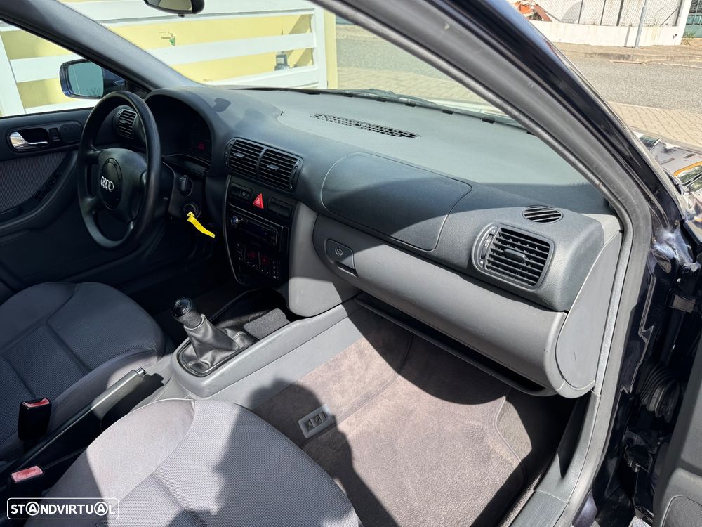 Audi A3 1.6 Attraction - 14