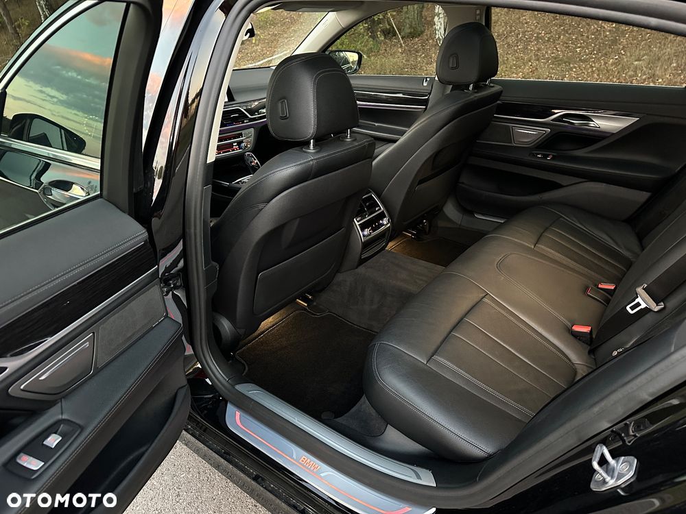 BMW Seria 7 740Li - 13