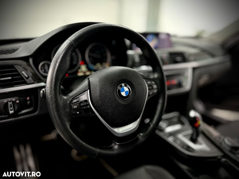 BMW Seria 3 320d Aut. Luxury Line - 23