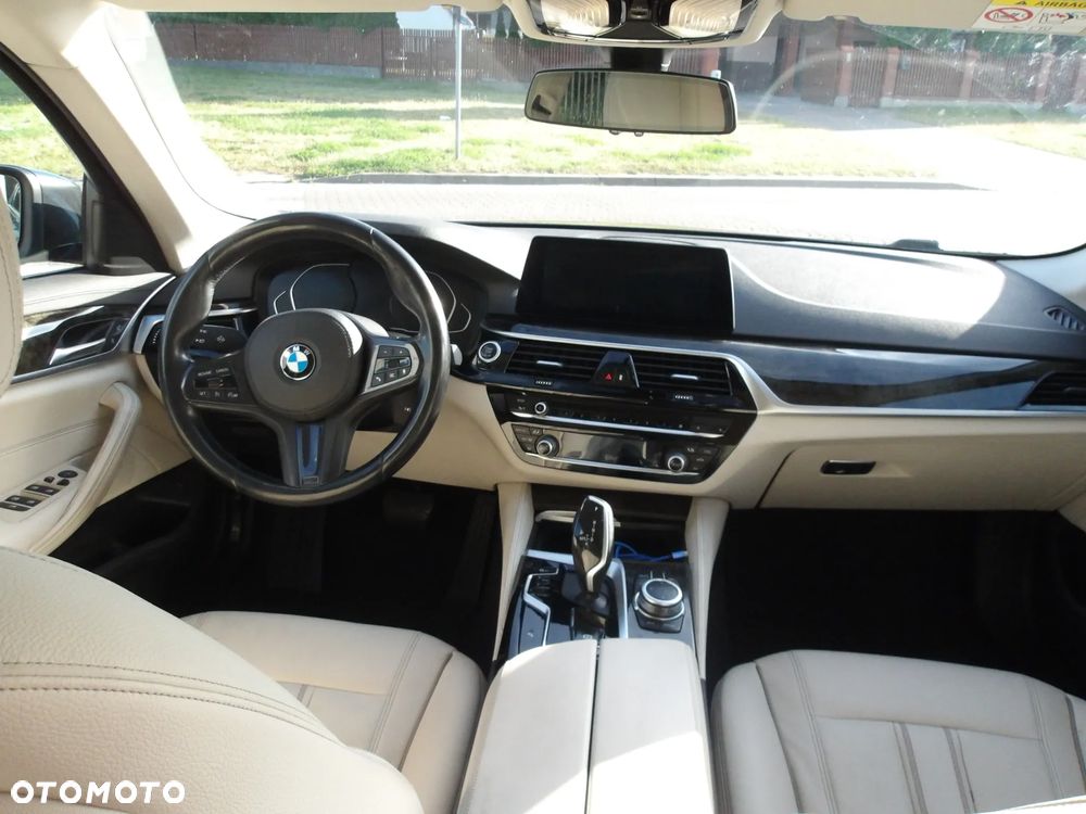 BMW Seria 5 520d Luxury Line - 9