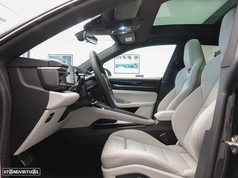 Porsche Macan Electric 4 - 21