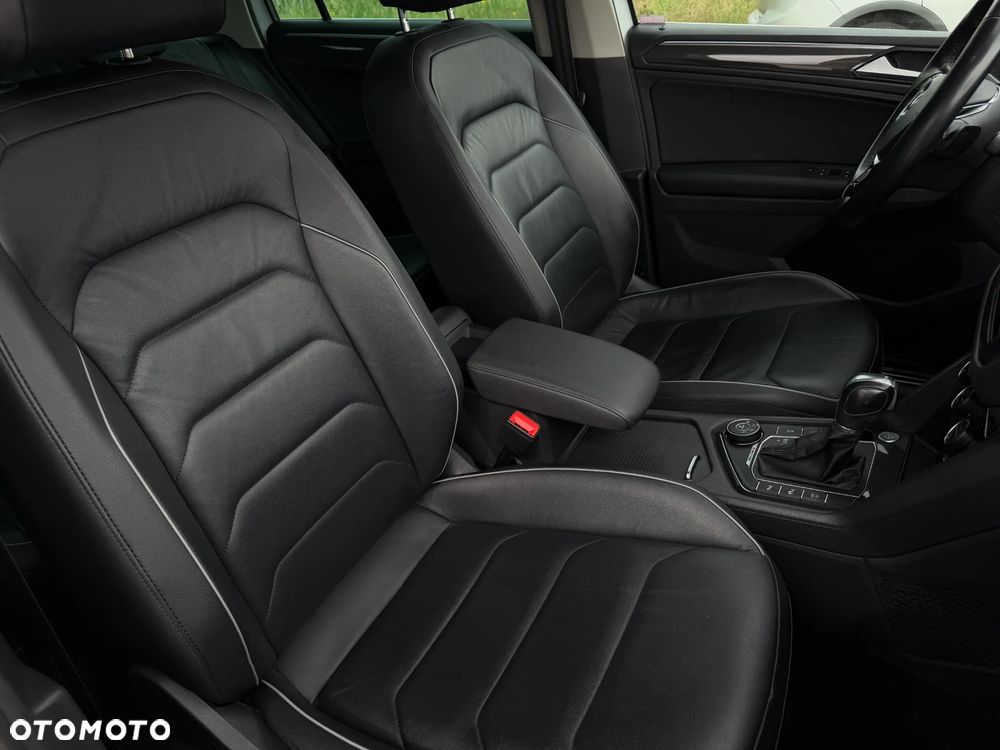 Volkswagen Tiguan 2.0 TDI SCR 4MotION DSG R-Line - 28