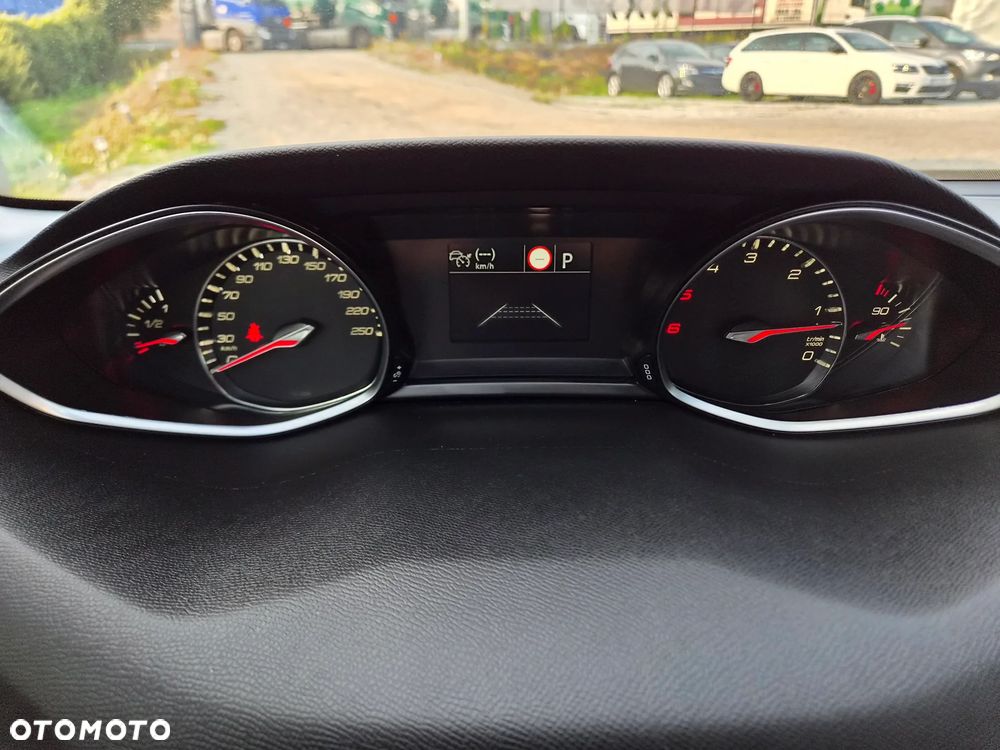 Peugeot 308 1.5 BlueHDi Allure S&S EAT8 - 10