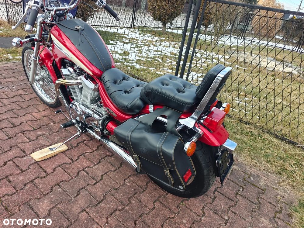 Suzuki Intruder - 22