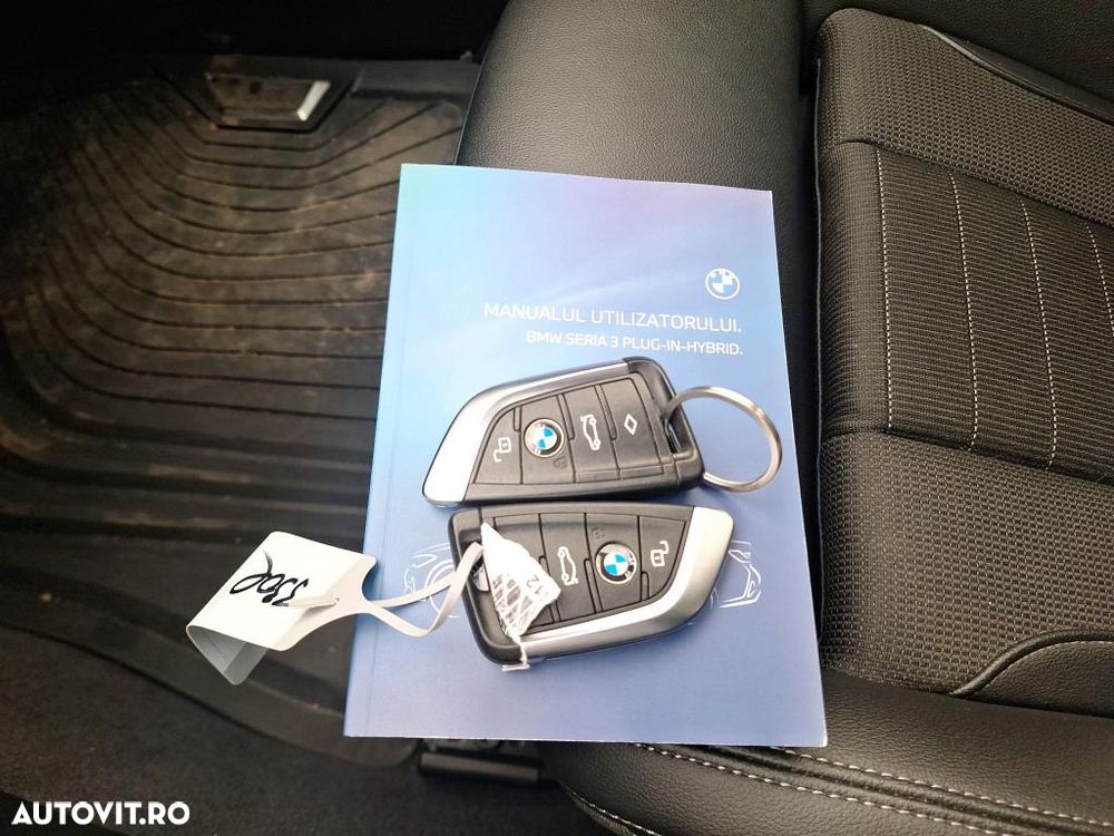 BMW Seria 3 330e xDrive Aut. Sport Line - 18