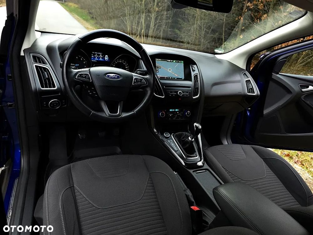 Ford Focus 1.0 EcoBoost Titanium - 38