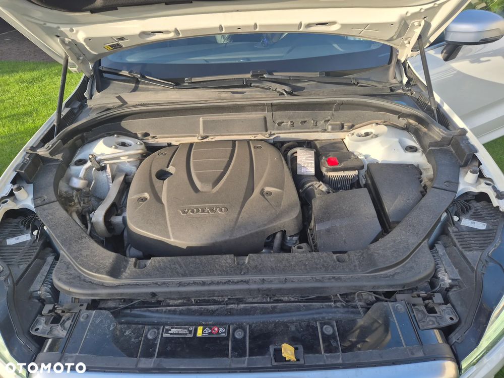 Volvo XC 60 D4 R-Design - 16