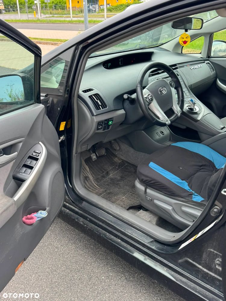 Toyota Prius 1.8 HSD Sol - 8