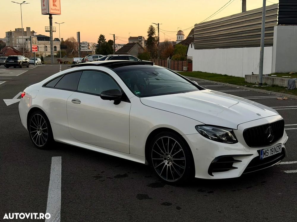 Mercedes-Benz E 220 d 4Matic Coupe 9G-TRONIC AMG Line - 11