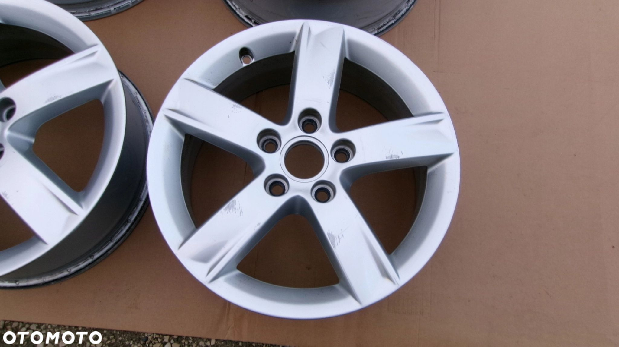 FELGA ALUMINIOWA AUDI A3 6,0X16 ET50 8P0071496G - 3