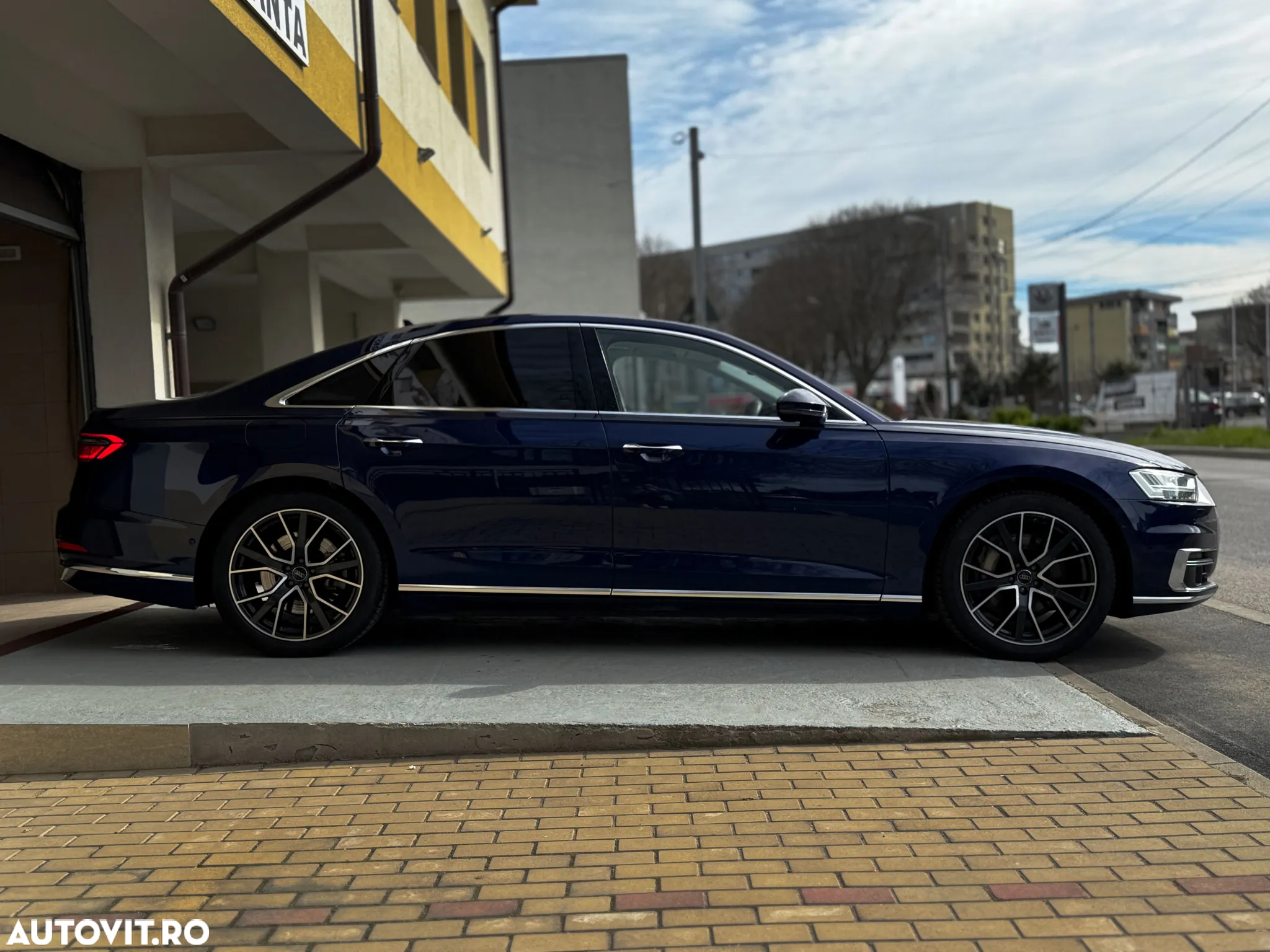 Audi A8 55 TFSI quattro Tiptronic MHEV - 9