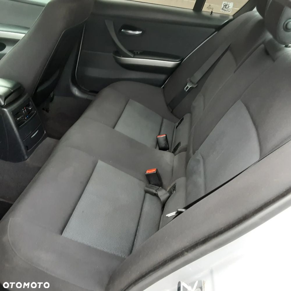 BMW Seria 3 - 16