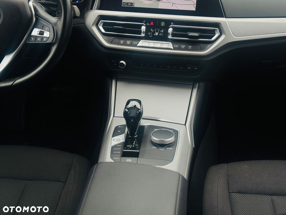 BMW Seria 3 320d Sport Line Shadow - 19