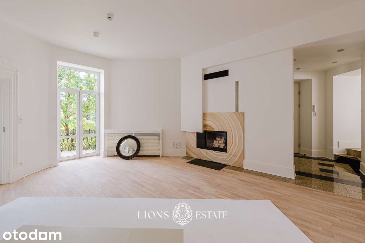 Penthouse w odrestaurowanej kamienicy przy Pięknej