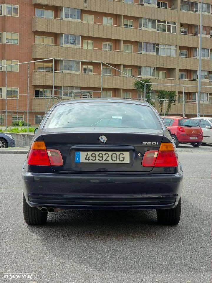 BMW 320 i - 4