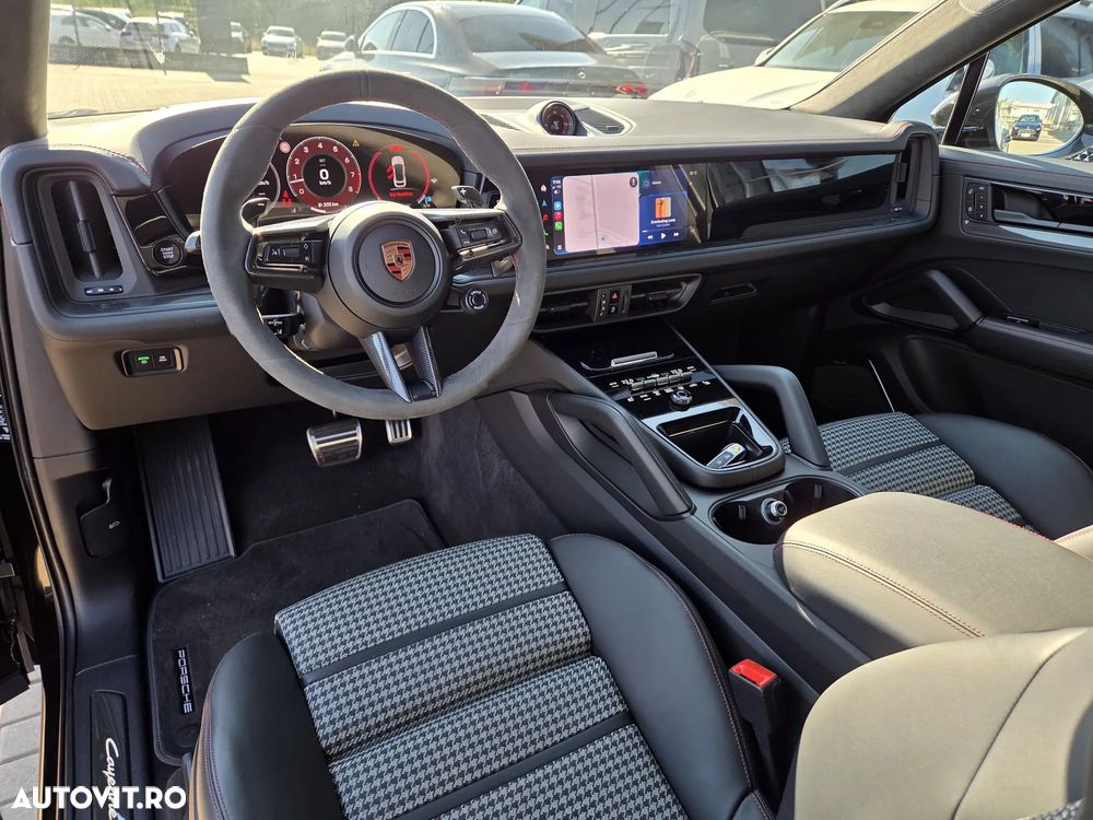 Porsche Cayenne Coupe GTS Tiptronic S - 27