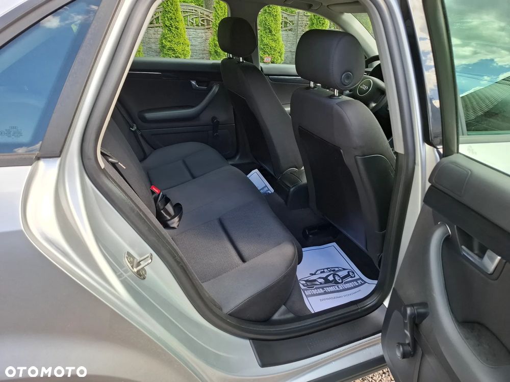 Audi A4 Limousine 1.6 - 24
